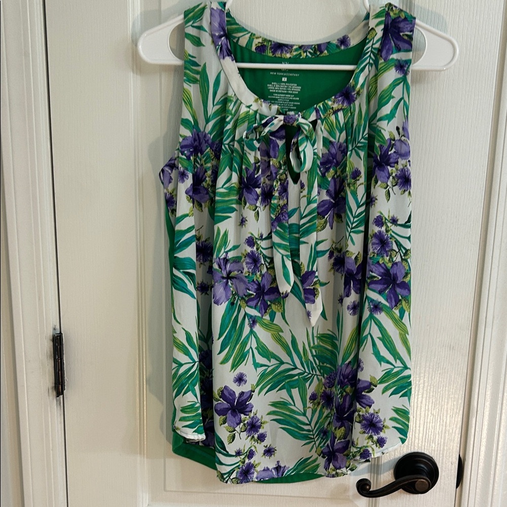 New York & Company Green and Purple Floral Blouse size Small